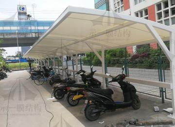 膜結(jié)構(gòu)車棚和彩鋼板車棚有什么區(qū)別？