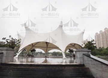 多雨季節(jié)安裝膜結構需要注意事項分享